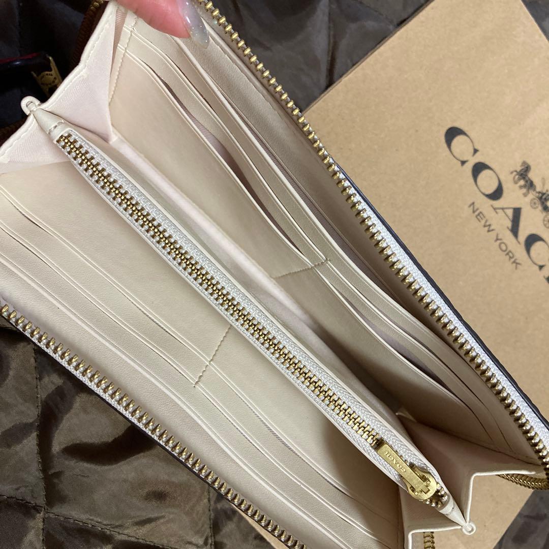 COACH チェリー柄 長財布　コーチ　ラウンド　スリム　さくらんぼ　正規品