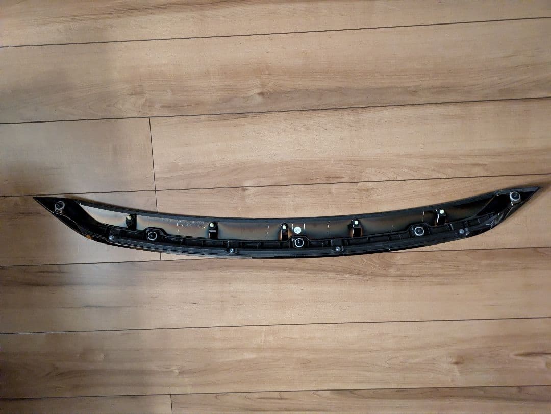 60ハリアー ボンネットフードモール