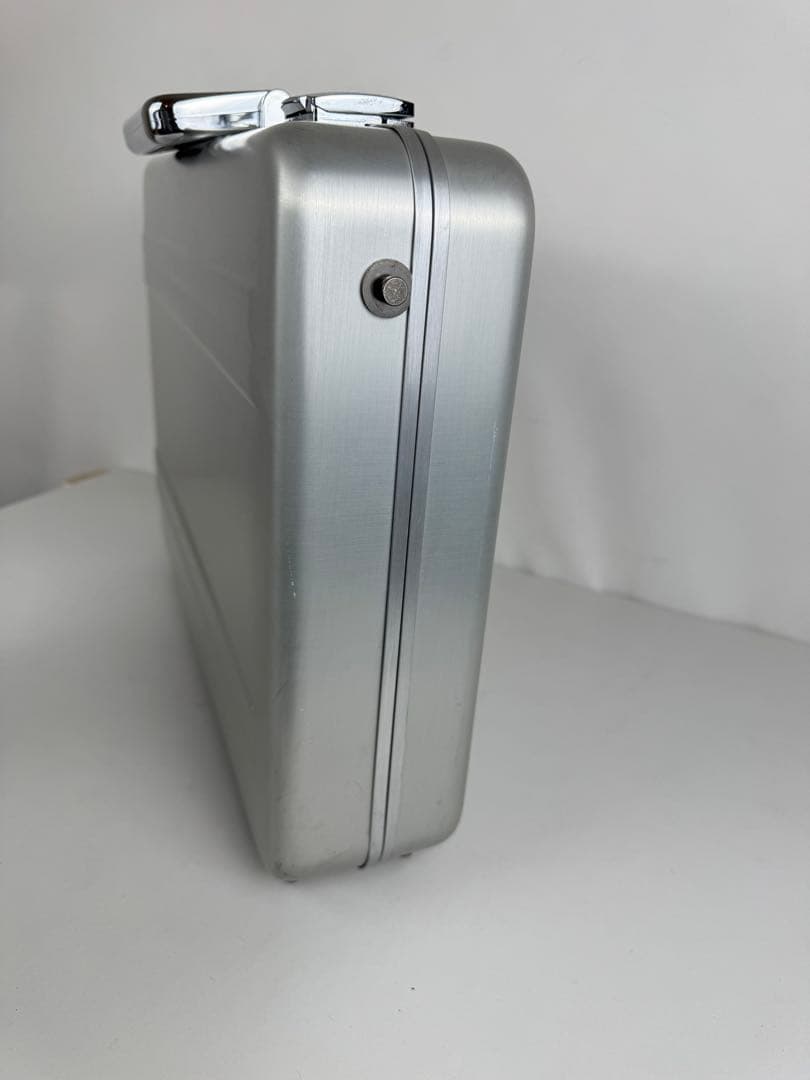 ゼロハリバートン　アルミ製アタッシュケース　現状