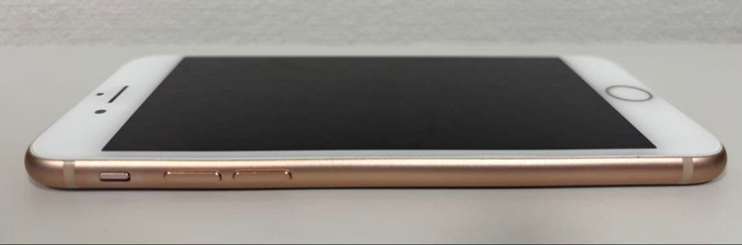 Apple iPhone 8 64GB 美品