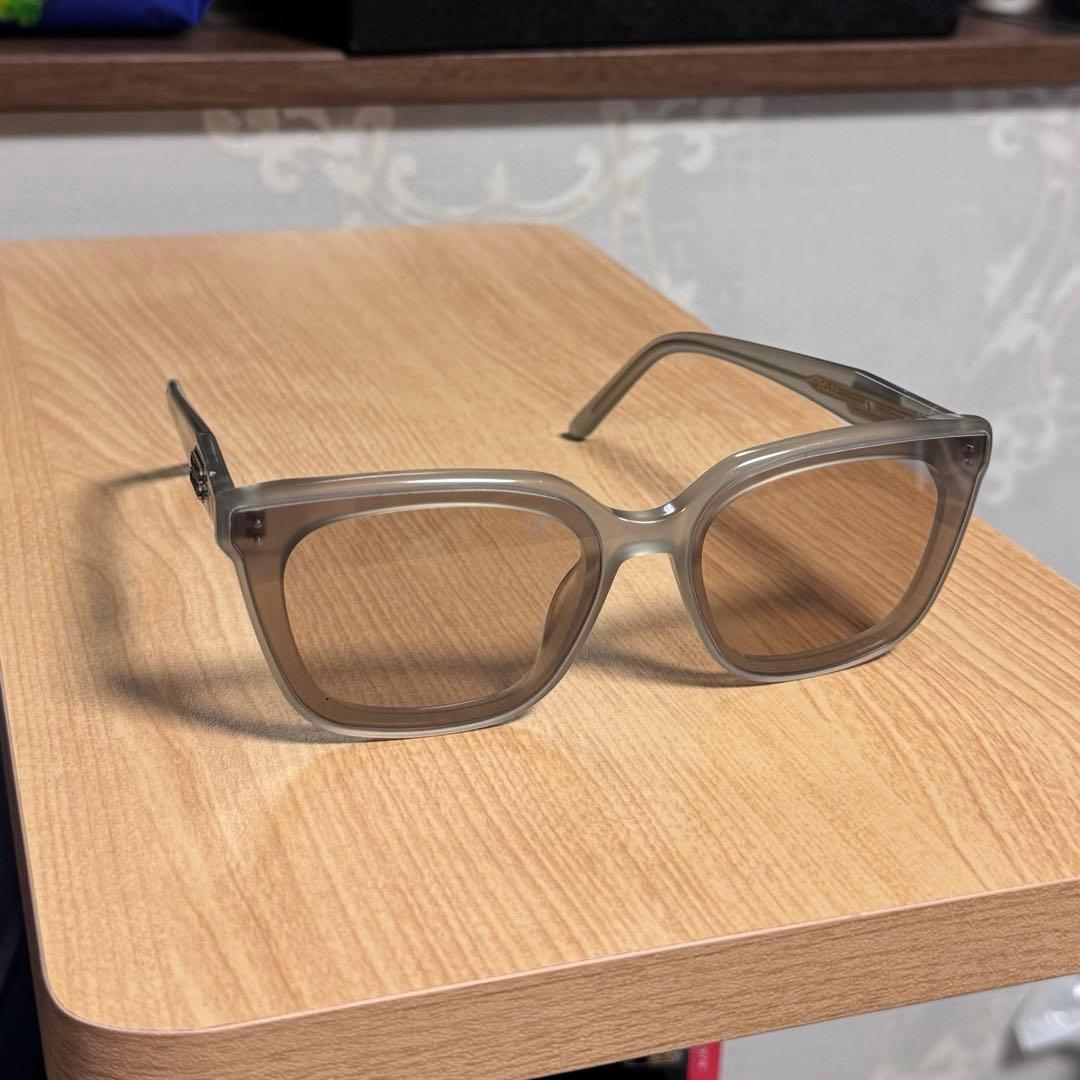 た*ル様 【訳ありお得】 Gentle Monster TOTE グレー