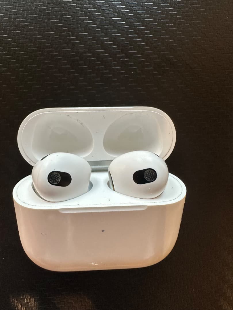AirPods（第3世代）MagSafe充電ケース付き