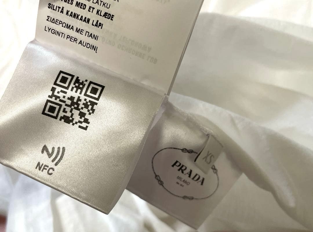 PRADA プラダ 長袖Tシャツ 白 XS タートルネック コットン 通年着用可