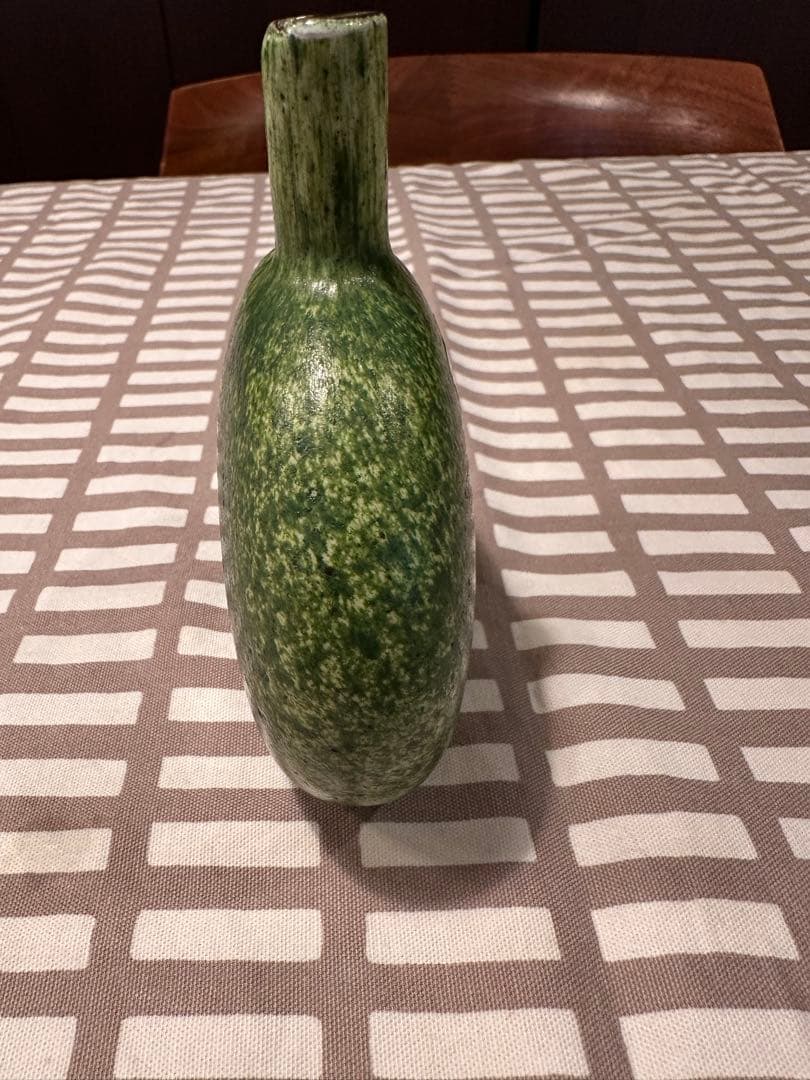 オイバトイッカ　ヌータヤルヴィ　一輪挿し