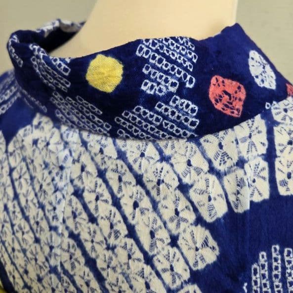 レトロ☆明るい青に花柄の絞り浴衣