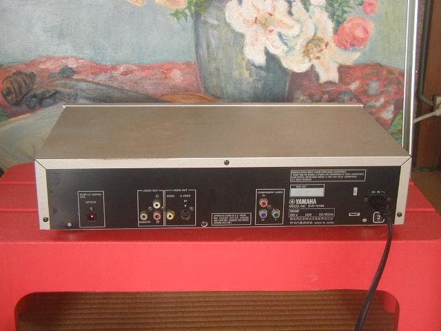 ★ヤマハ　DVD-S796 DVD/cdプレーヤー,ヨゴレキズあり。動作良好です