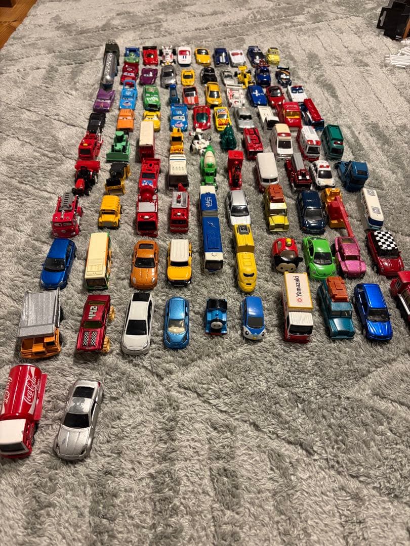 トミカ まとめ売り 大量 ミニカー 働く車 スポーツカー キャラクター 匿名配送