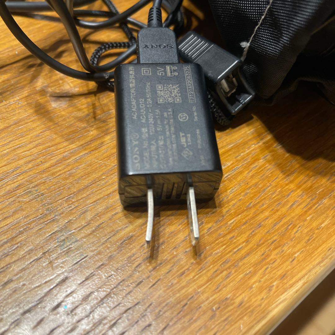 ビデオカメラSONY HDR-CX670　キャリングバッグ　脚立付き　ホワイト