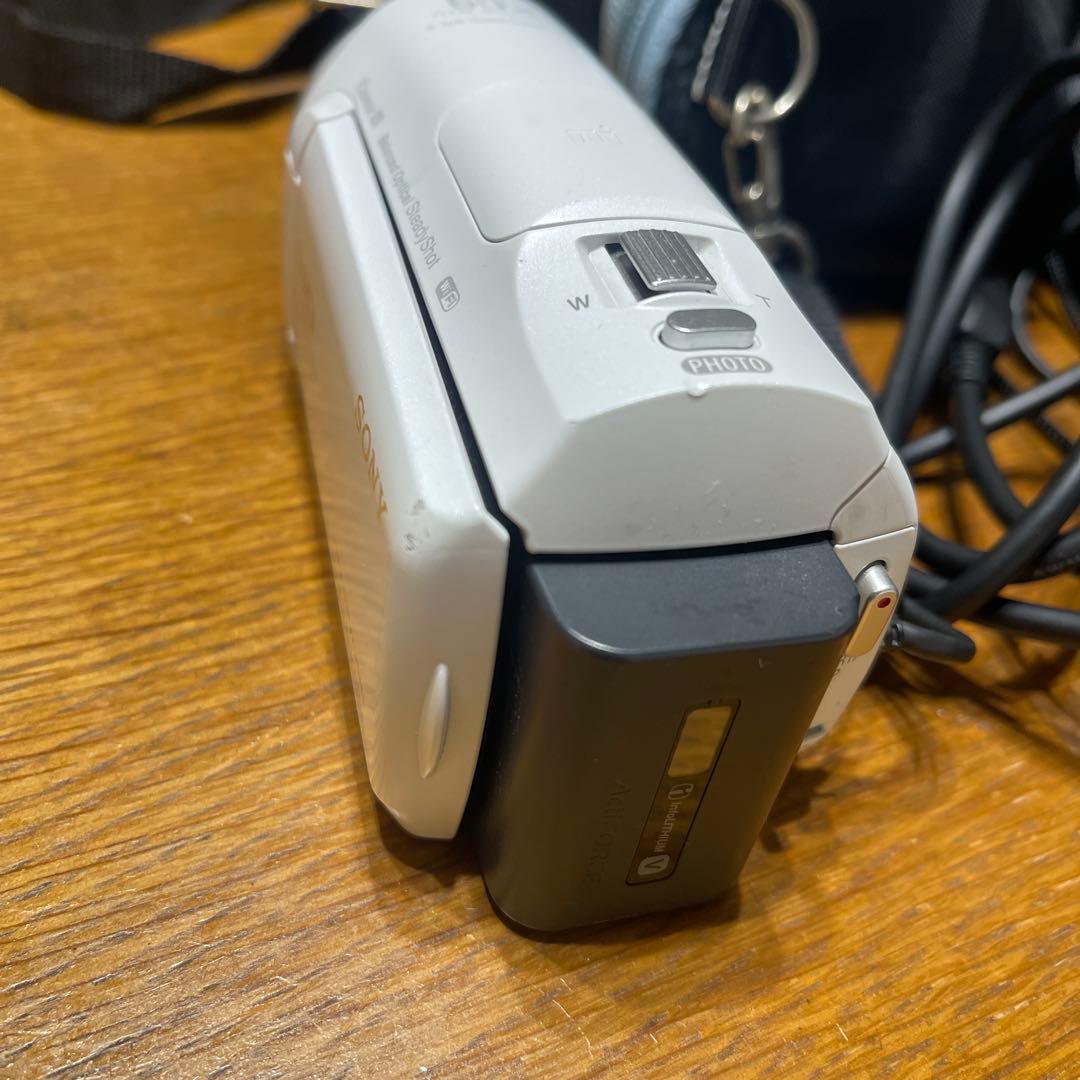 ビデオカメラSONY HDR-CX670　キャリングバッグ　脚立付き　ホワイト