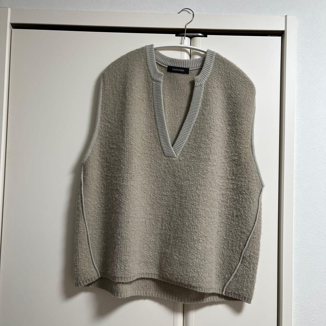 アワーホーム　アルパカ混の洗えるニットベスト グレーベージュ