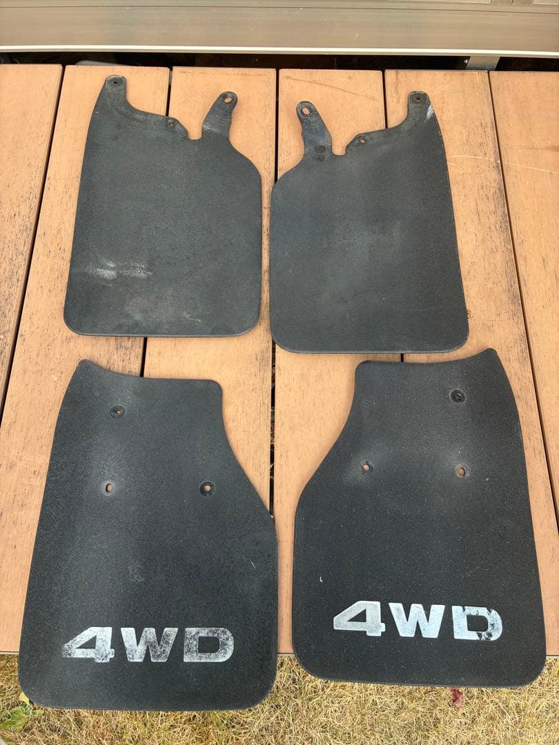 LN107 ハイラックス用 マッドガード マッドフラップ 前後4枚セット