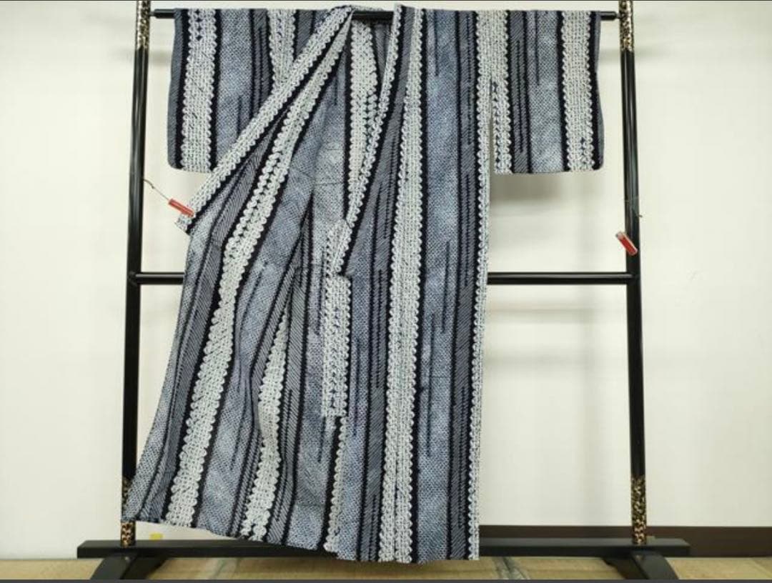 有松鳴海絞り　浴衣　縦縞