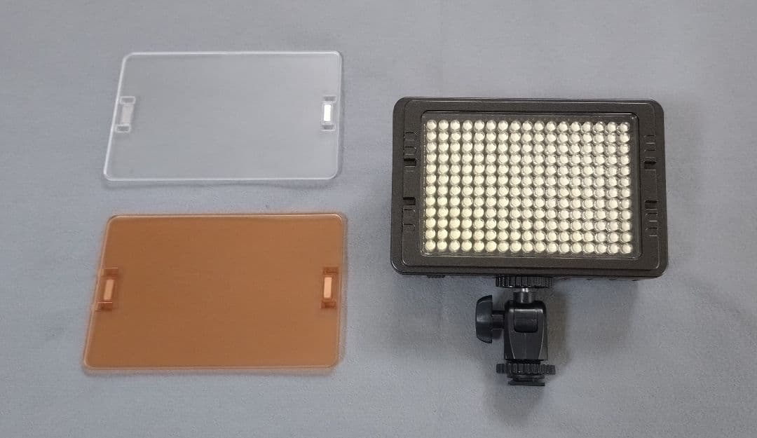 UTEBIT PT-204S LEDビデオライト バッテリー２本、充電器付き