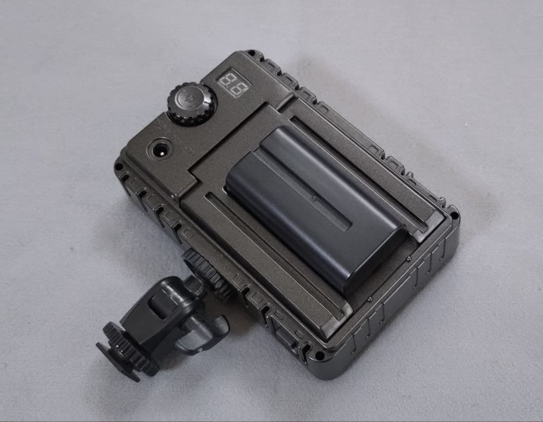 UTEBIT PT-204S LEDビデオライト バッテリー２本、充電器付き