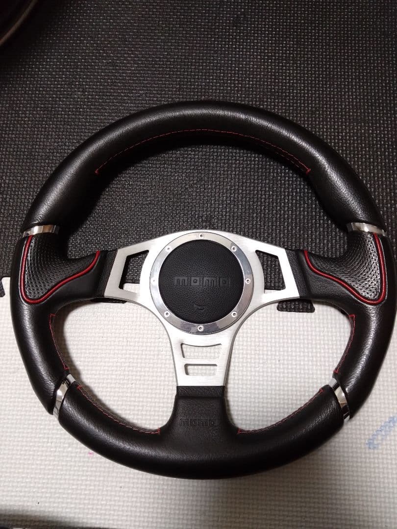 廃盤　限定　MOMO　ミレニアムスポルト　Ｚ３４で使用　Ｒ３５ ポルシェ　ＢＭＷ