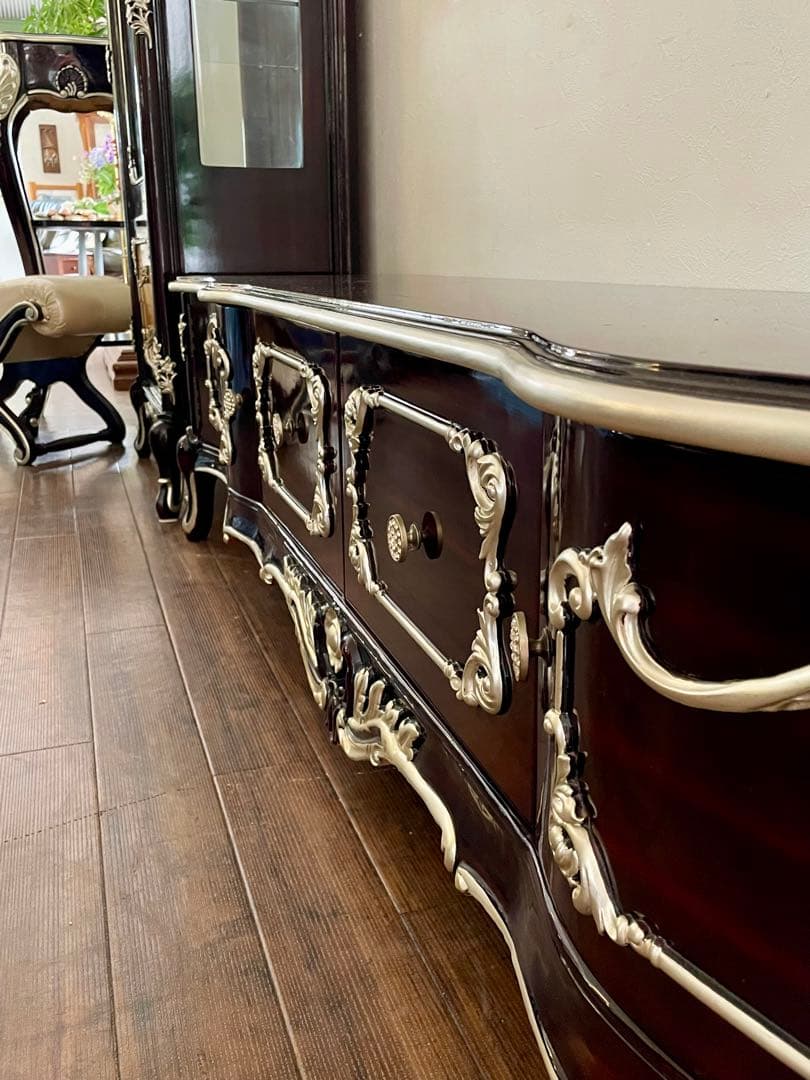 r151r121 ヨーロッパ アンティーク調のクラシックローボード サイドボード