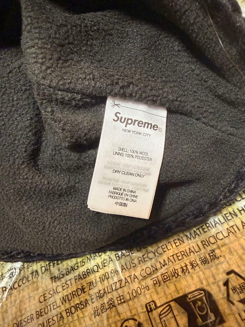 Supreme ブラック ニット帽 花柄刺繍