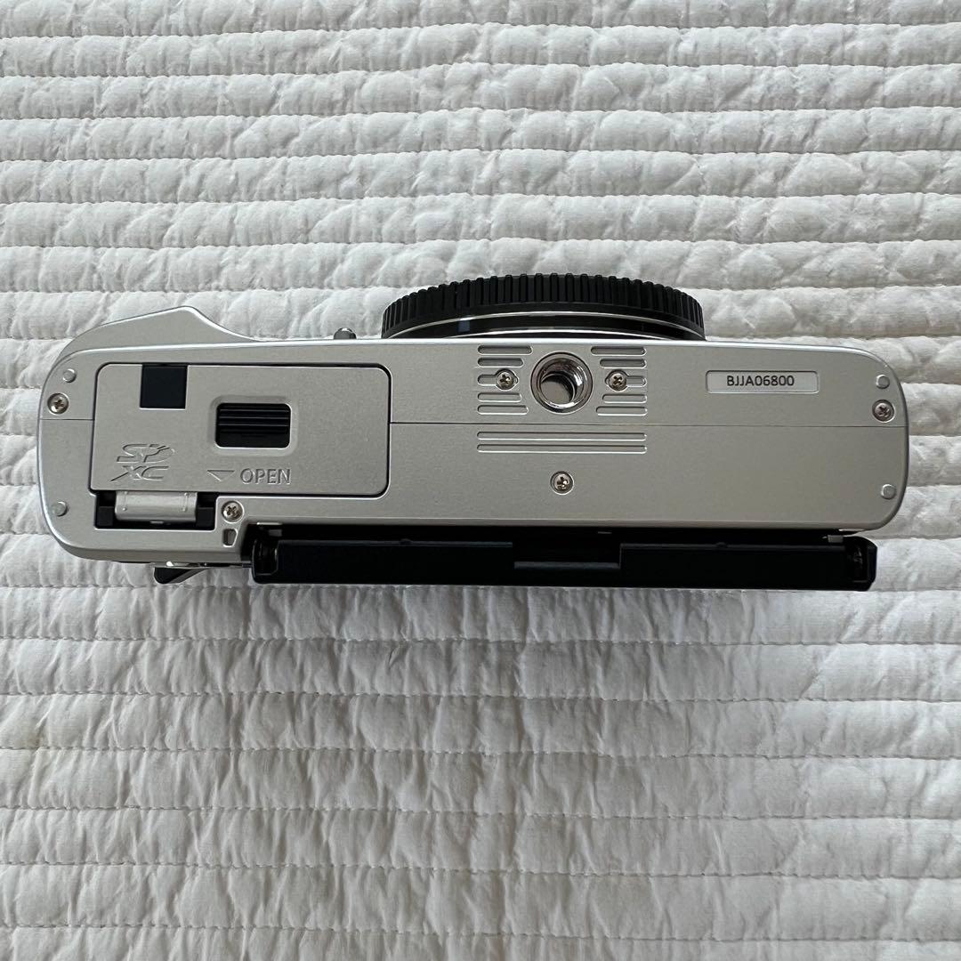 【極美品】OLYMPUS PEN E-P7 14-42mm EZ レンズキット