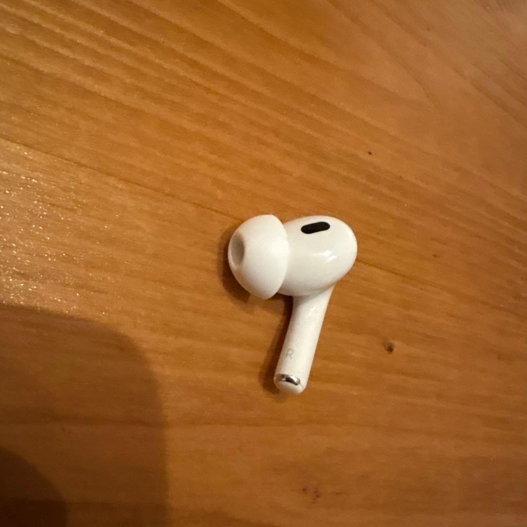 【美品】 Airpods Pro 2 第二世代 右耳のみ 片耳 iFaceケース