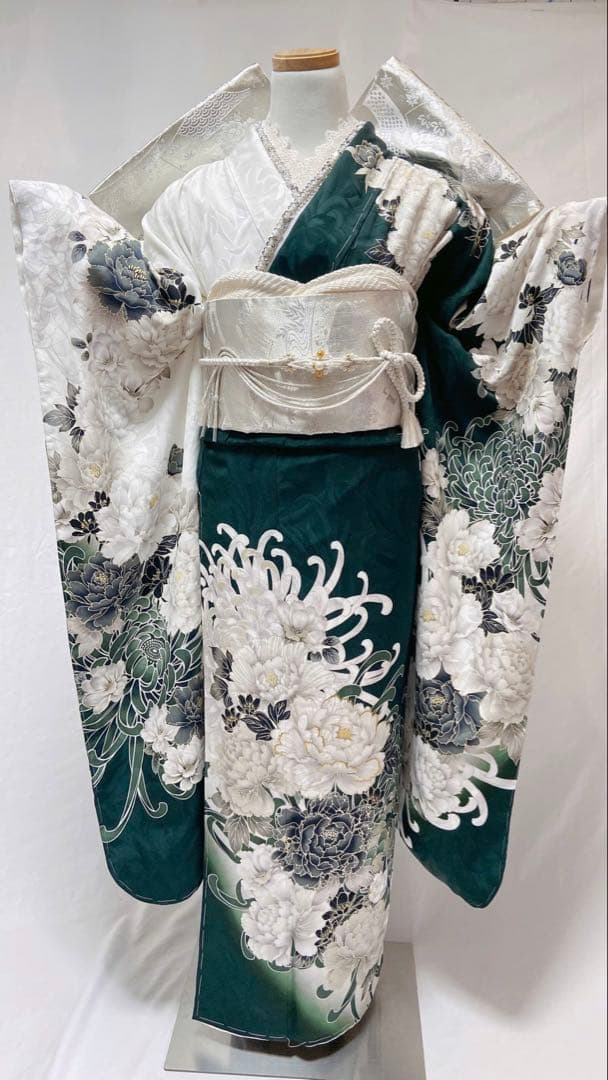 専用品　緑色 花柄振袖 振袖のみ