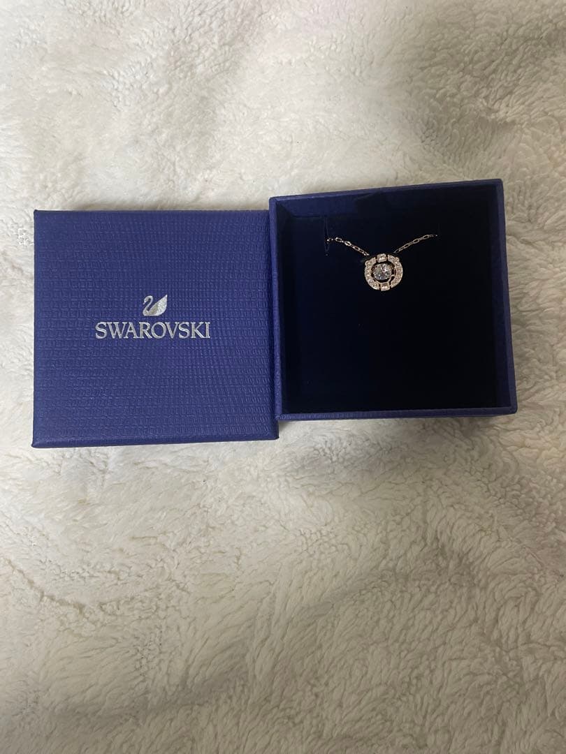 ピググ　Swarovski Unaネックレス