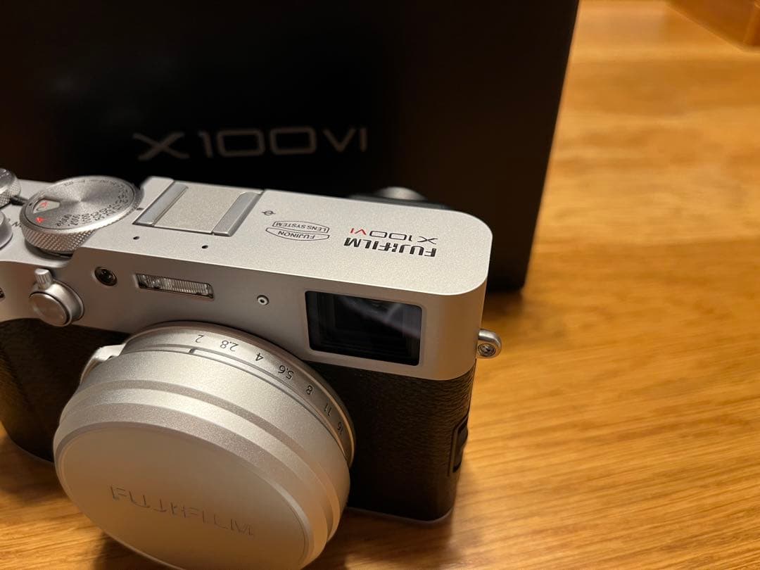【ショット数600回】FUJIFILM x100ⅵ シルバー アクセサリー多数
