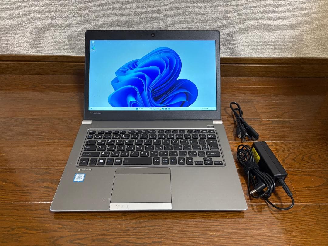 軽量薄型 東芝 dynabook RZ63/NS 第8世代 i5 Win11