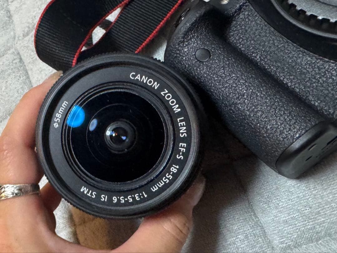 Canon EOS Kiss X8i 一眼レフカメラ