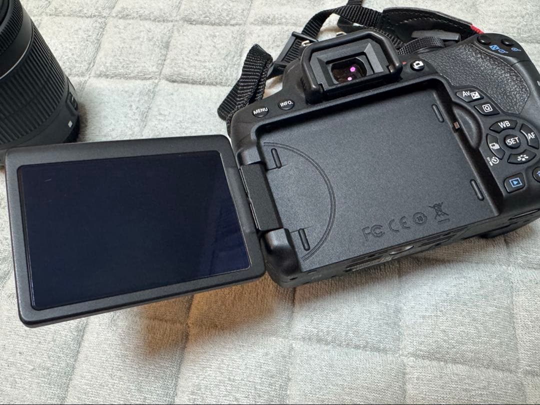 Canon EOS Kiss X8i 一眼レフカメラ