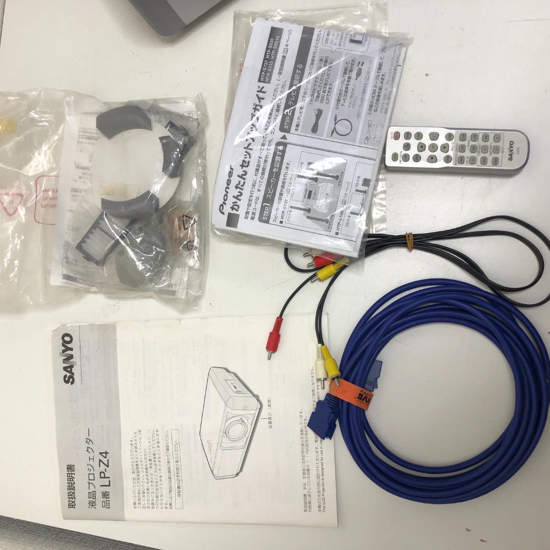 送料無料 液晶プロジェクター SANYO LP-Z4 302時間　250927