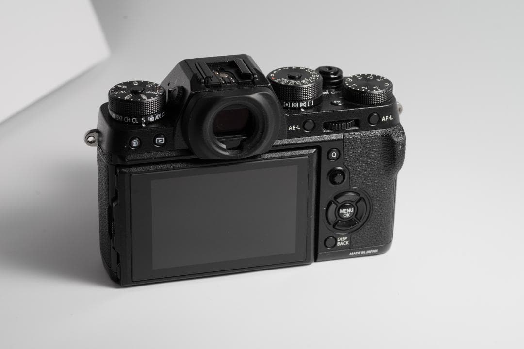 FUJIFILM X-T2 + おまけ（レンズ、純正グリップ2種類、他）