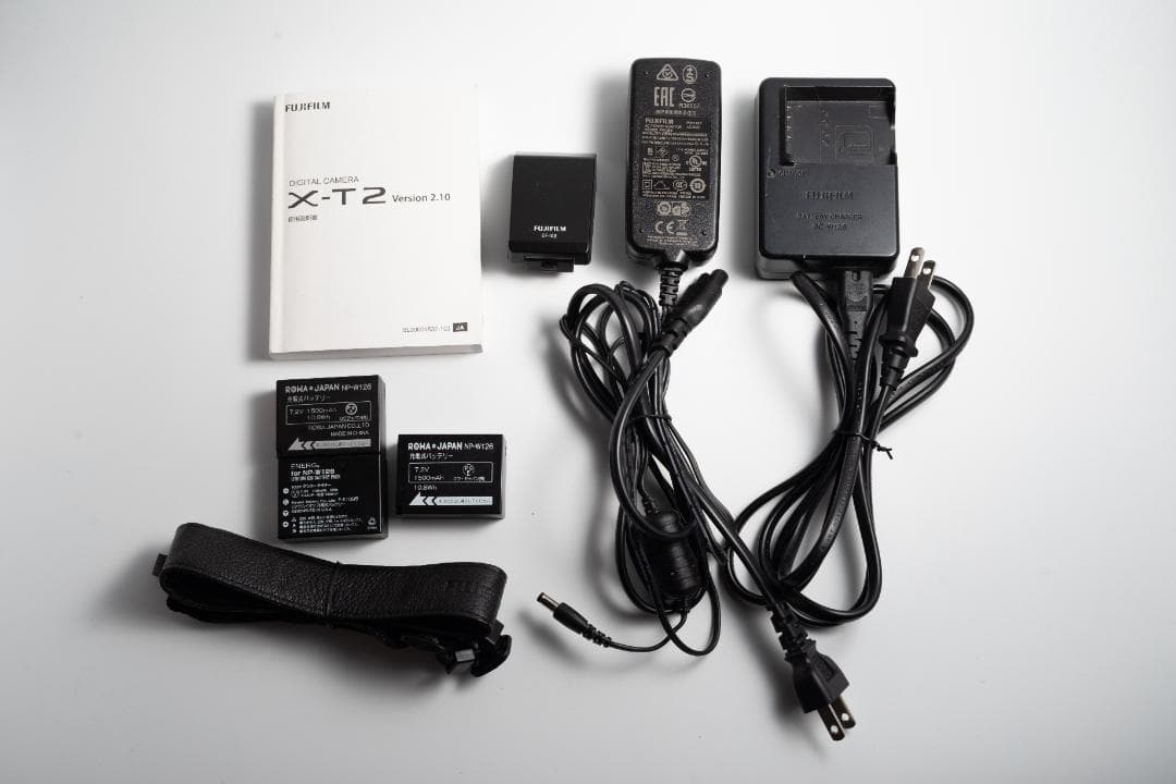 FUJIFILM X-T2 + おまけ（レンズ、純正グリップ2種類、他）
