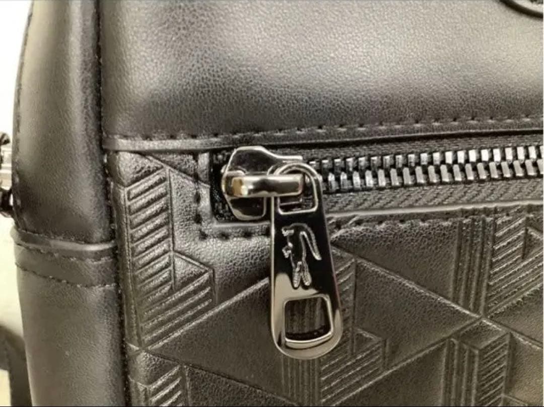 LACOSTE ブラック ショルダーバッグ