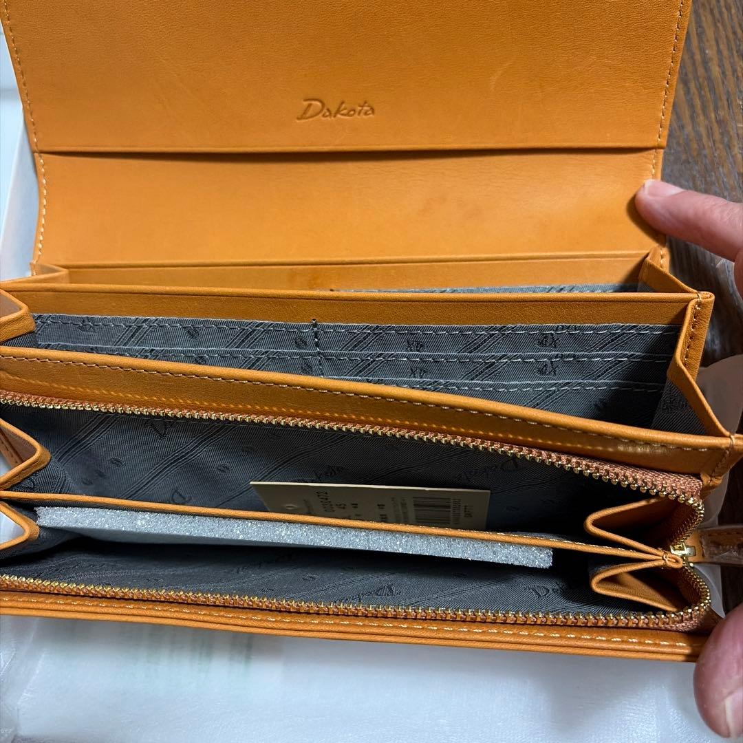 Dakota キャメルレザー 長財布