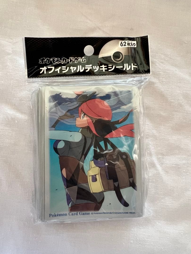 【最終値下げ！】ポケモンカードゲーム フウロ　デッキケース　デッキシールド