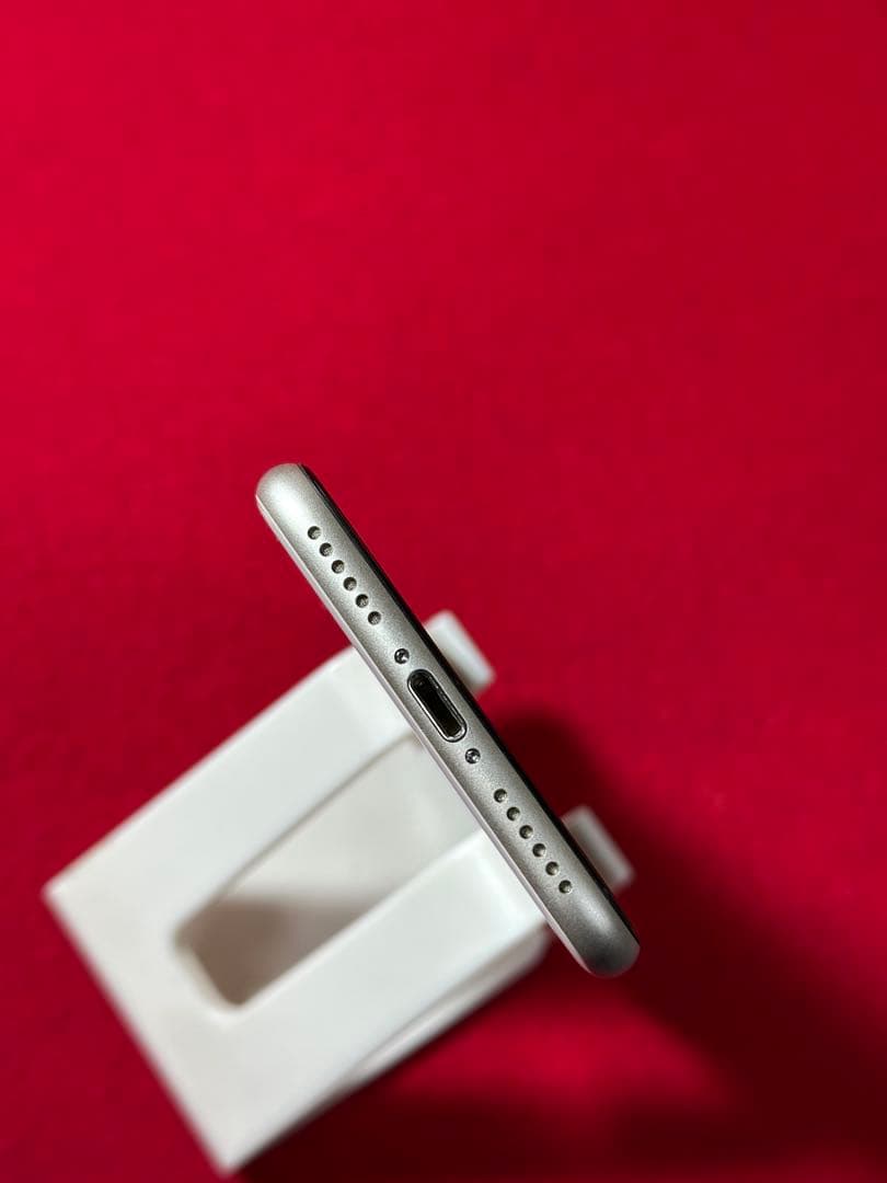 【9002】iPhone SE3第3世代スターライト 128GB simフリー