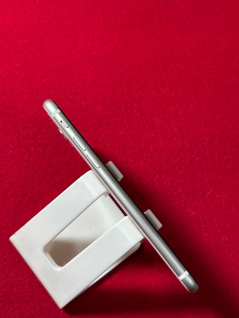 【9002】iPhone SE3第3世代スターライト 128GB simフリー