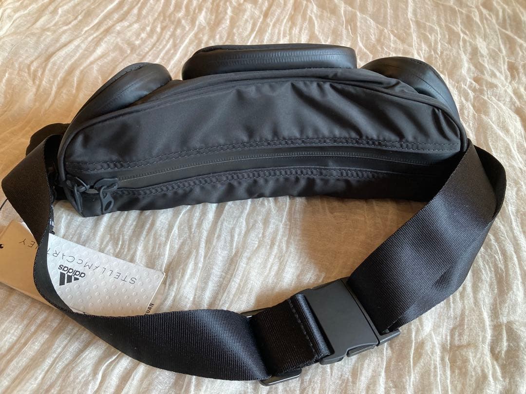 値下げ‼️未使用　アディダスバイステラマッカートニー　ボディバッグ　バムバッグ