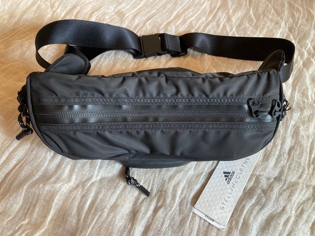 値下げ‼️未使用　アディダスバイステラマッカートニー　ボディバッグ　バムバッグ