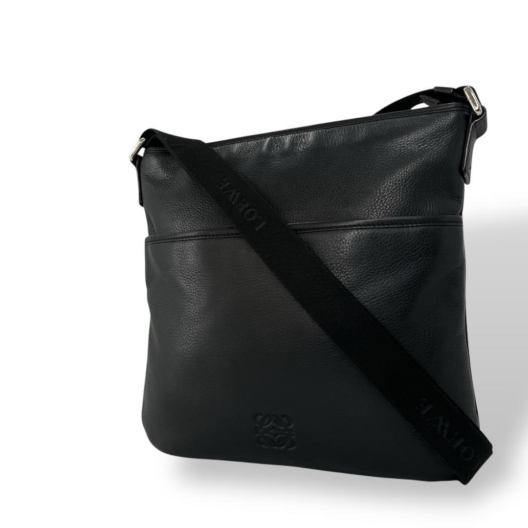 良品　ロエベ　アナグラムロゴ　サコッシュ　ショルダーバッグ　ブラック　レザー