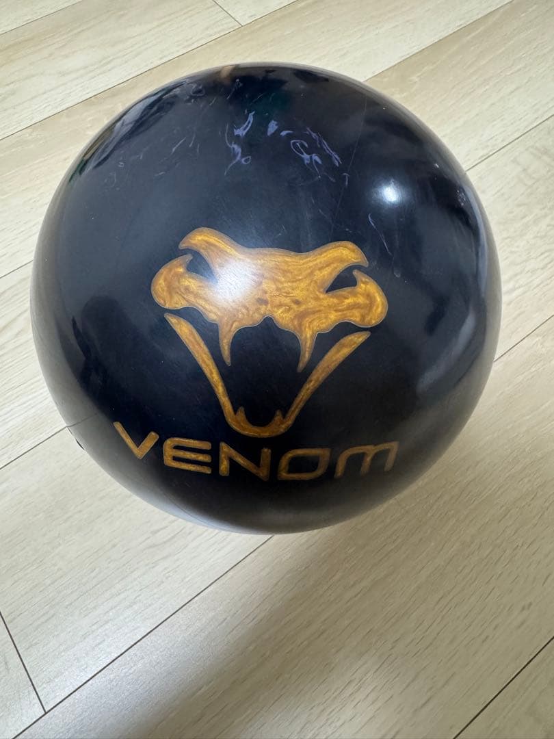 MOTIV VENOM ボウリングボール