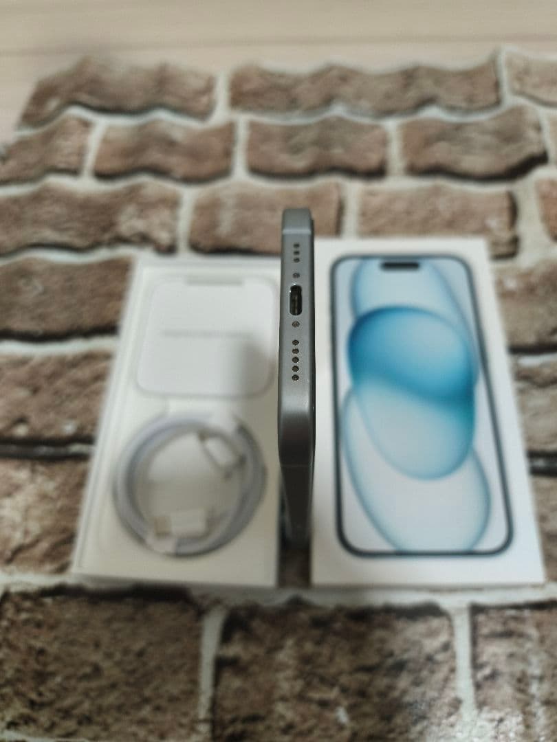 ​iPhone15 ブルー 128GB 美品【総額2万超おまけ付】