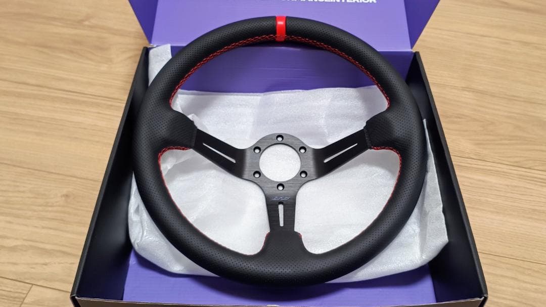 DND　パンチングレザー　レッドステッチ　ステアリング　赤　USDM