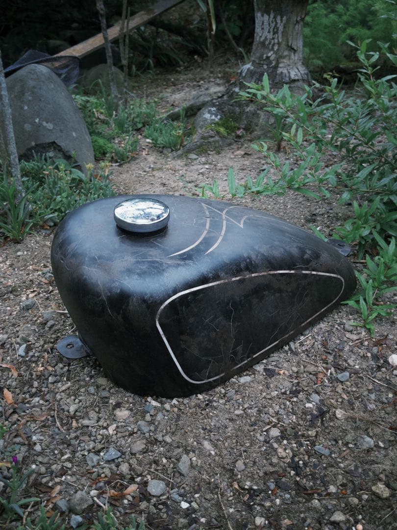 スポーツタンク　サバイバー風ペイント