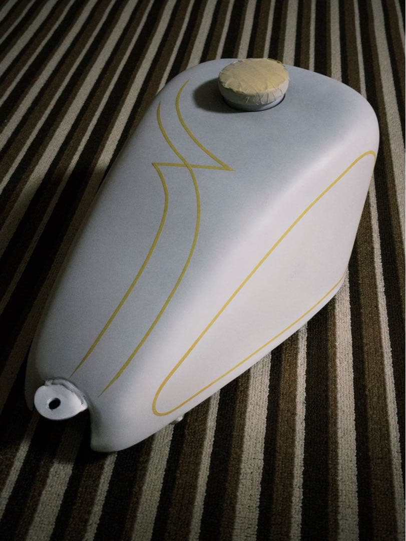 スポーツタンク　サバイバー風ペイント