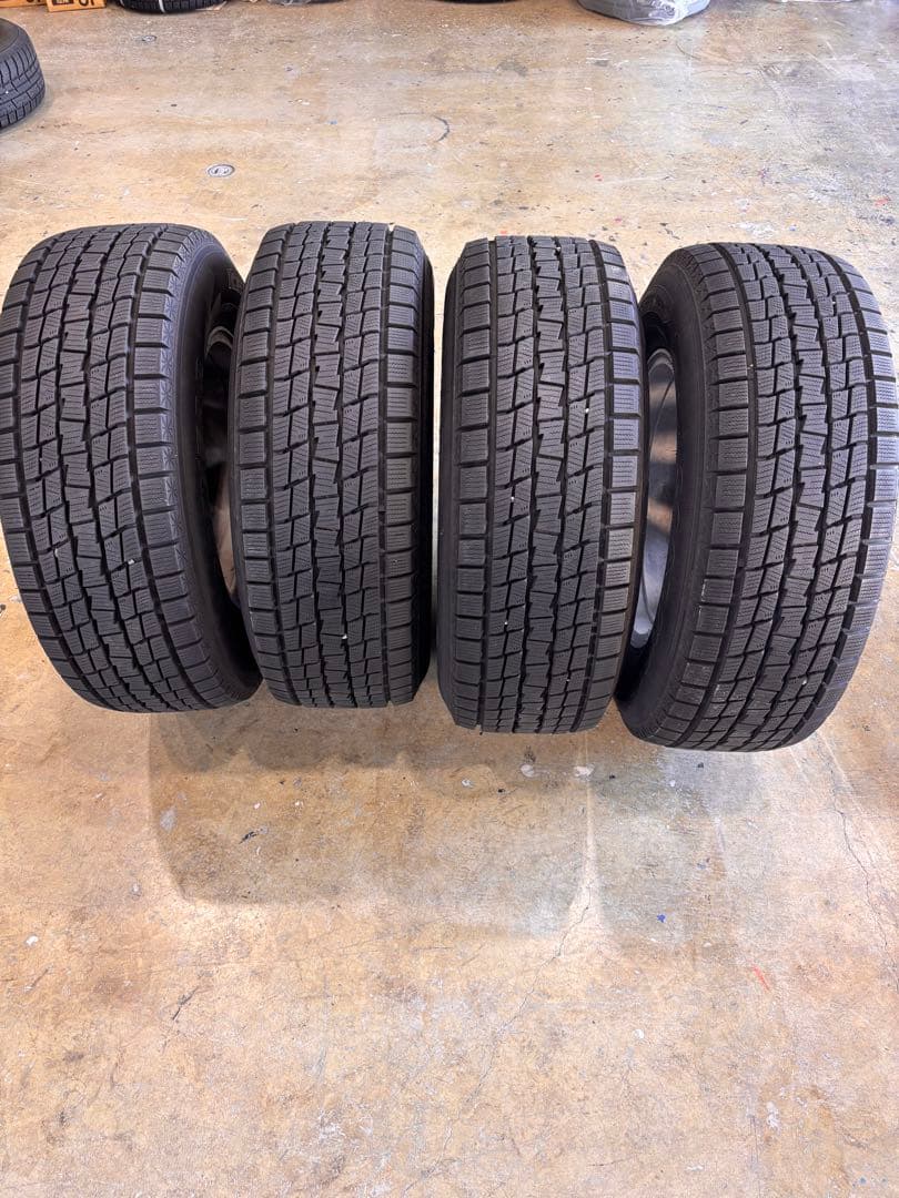 ランドクルーザープラド純正ホイールスタッドレス