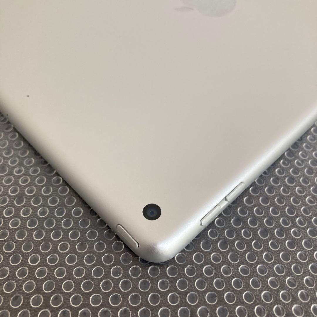 2712【早い者勝ち】美品☆iPad7 第7世代 32GB WIFIモデル☆