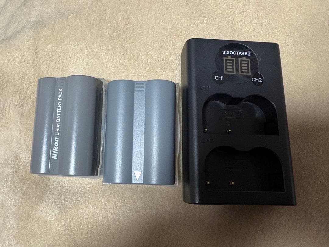 外箱付き　Nikon D90本体　バッテリー1本、ネックストラップ