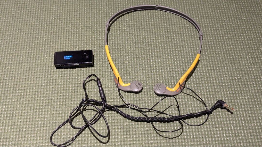 ソニー折りたたみヘッドフォン　MDR-A30G とSBH-50セット