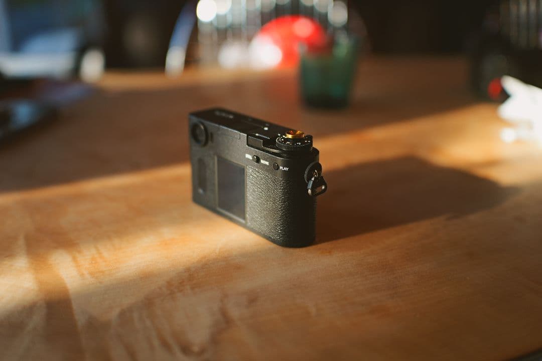 FUJIFILM X half ブラック スキンシール＋ソフトシャッターカスタム